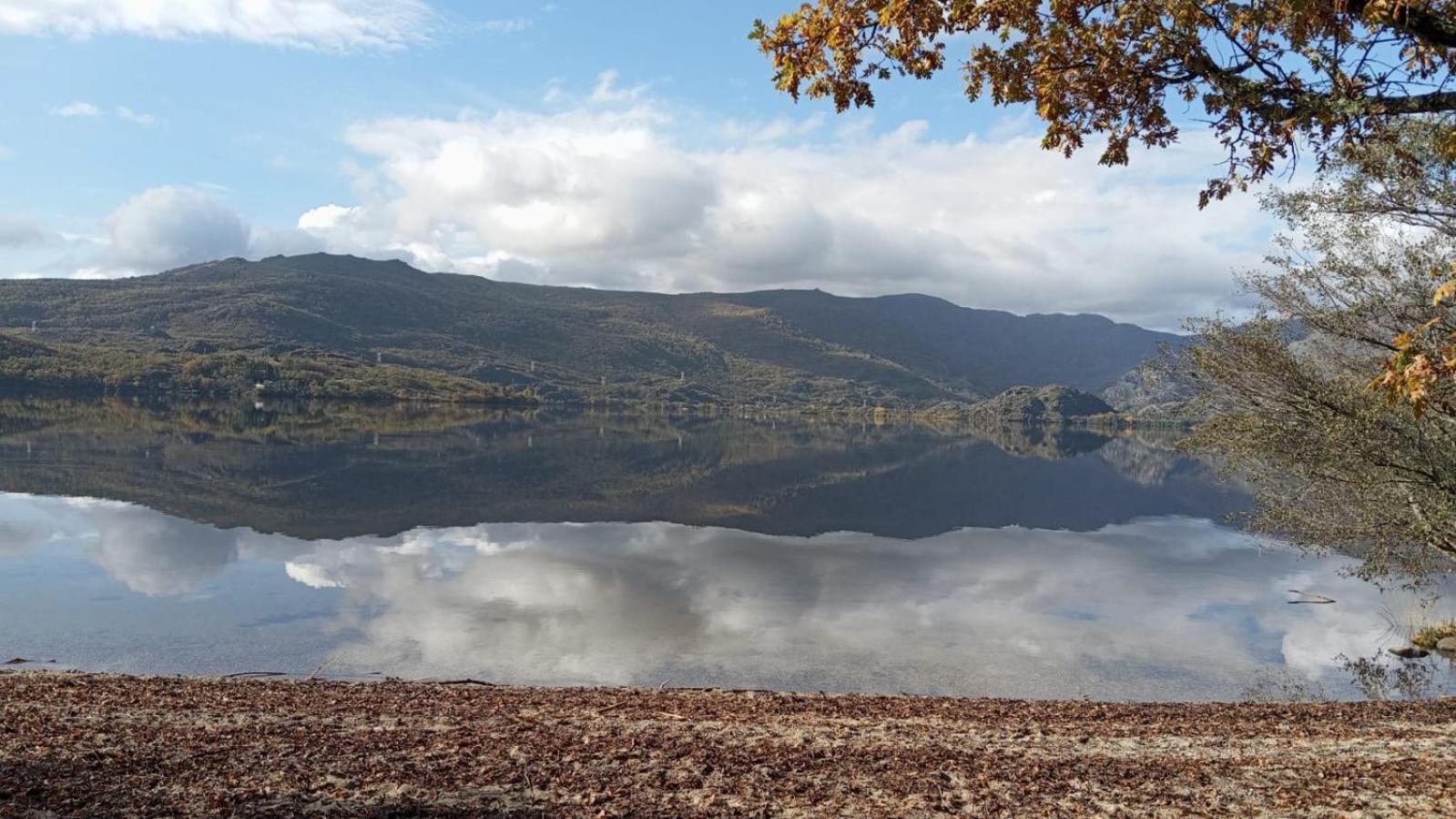 Вилла Espejo De Soledades Vigo de Sanabria Экстерьер фото